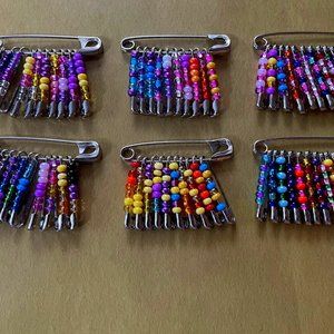 60 - 1 inch Friendship pins - Assorted colors - 1980s seed bead/Safety pins